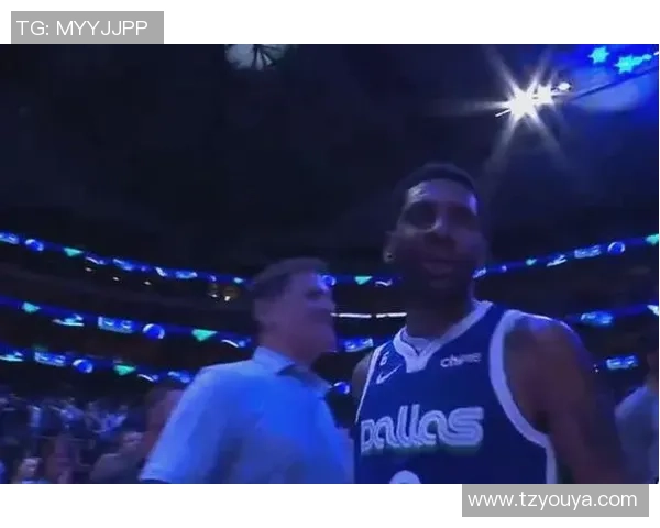 76人对决熊鹿NBA季后赛激战正酣球迷期待精彩瞬间