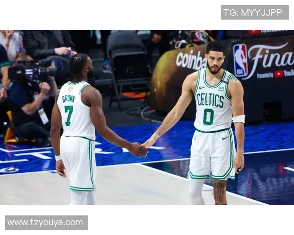 2008年NBA总决赛骑士队与凯尔特人队的巅峰对决回顾与分析